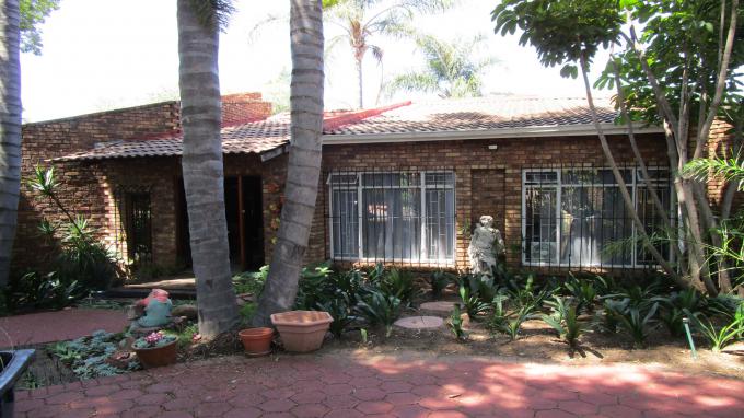 4 Bedroom House for Sale For Sale in Wapadrand - Home Sell - MR361689