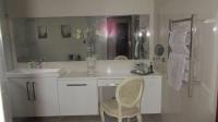 Main Bathroom - 13 square meters of property in Crawford