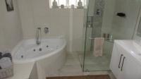 Main Bathroom - 13 square meters of property in Crawford