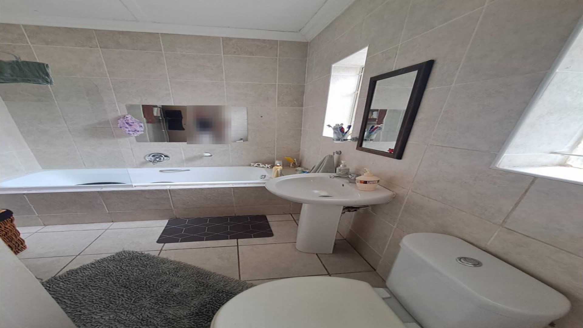 Bathroom 1 of property in Adcockvale