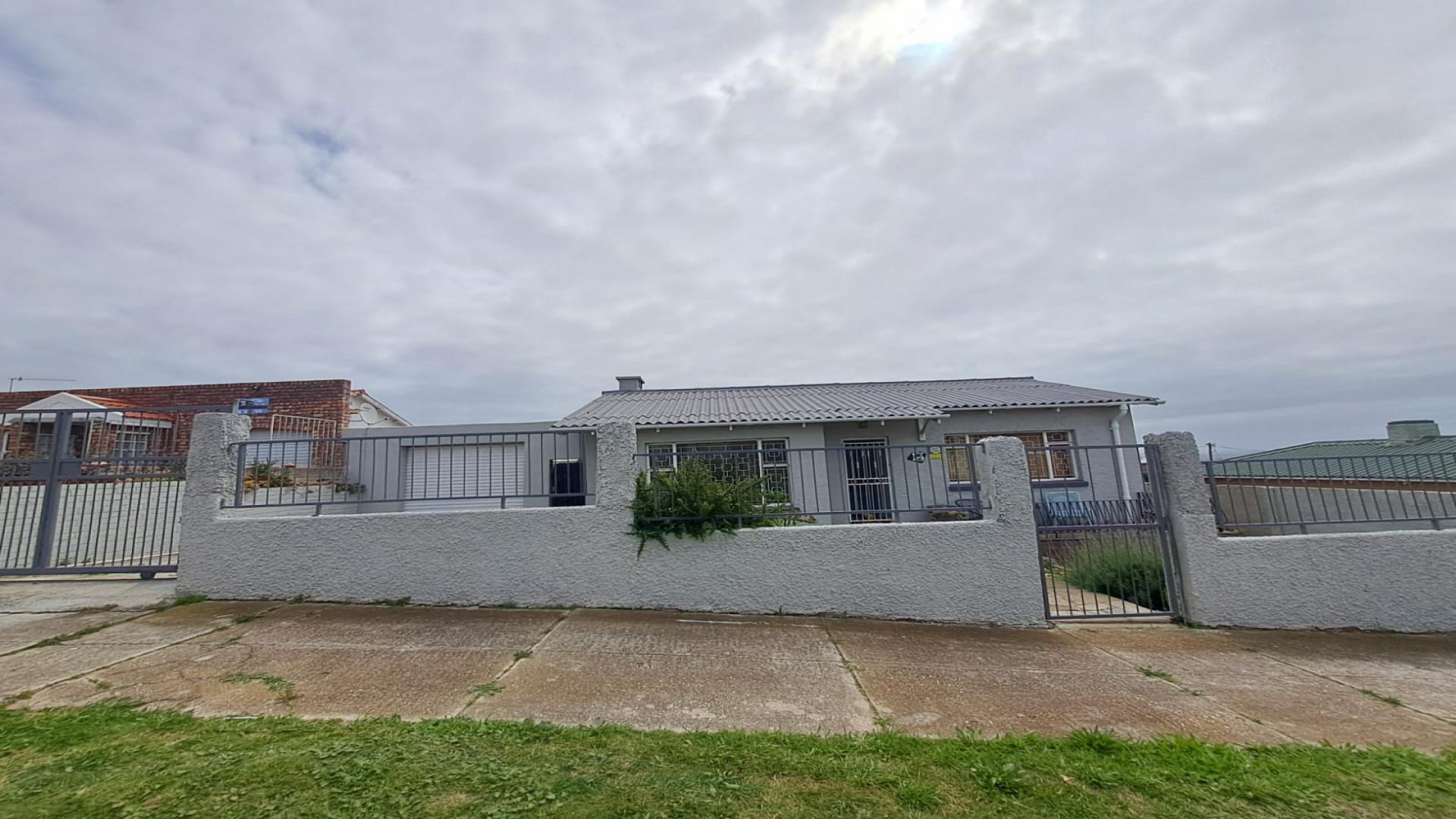 Front View of property in Adcockvale