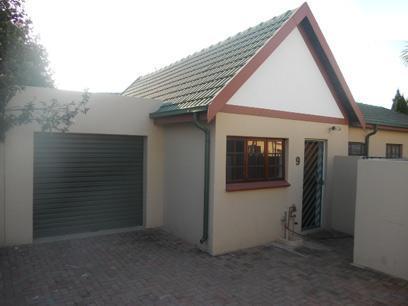 2 Bedroom Simplex for Sale For Sale in Weltevreden Park - Home Sell - MR36486