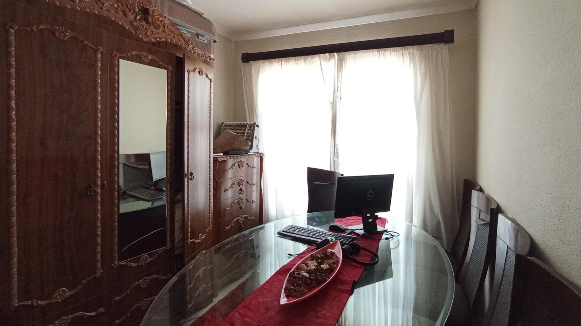 Bed Room 2 - 10 square meters of property in Jukskei View