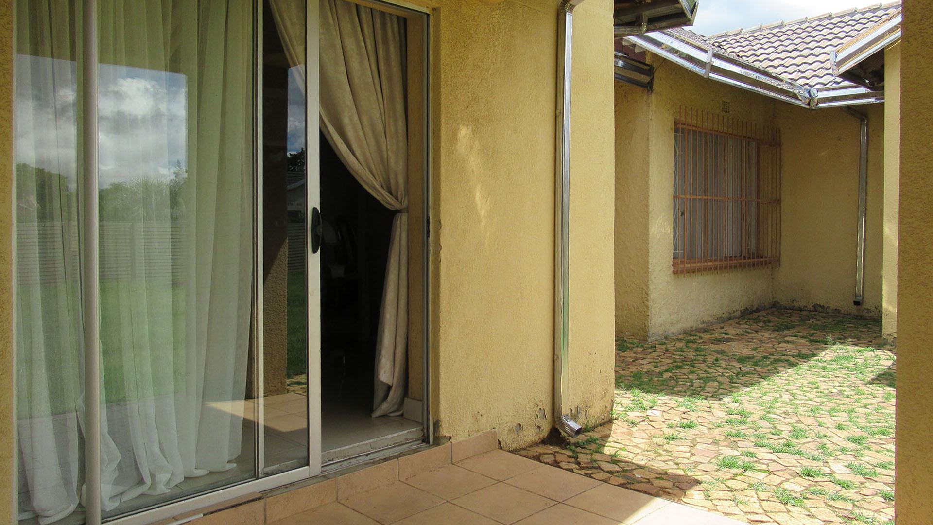 Patio of property in Finsbury