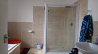 Main Bathroom - 7 square meters of property in Akasia