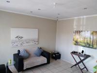 Lounges - 20 square meters of property in Birchleigh North