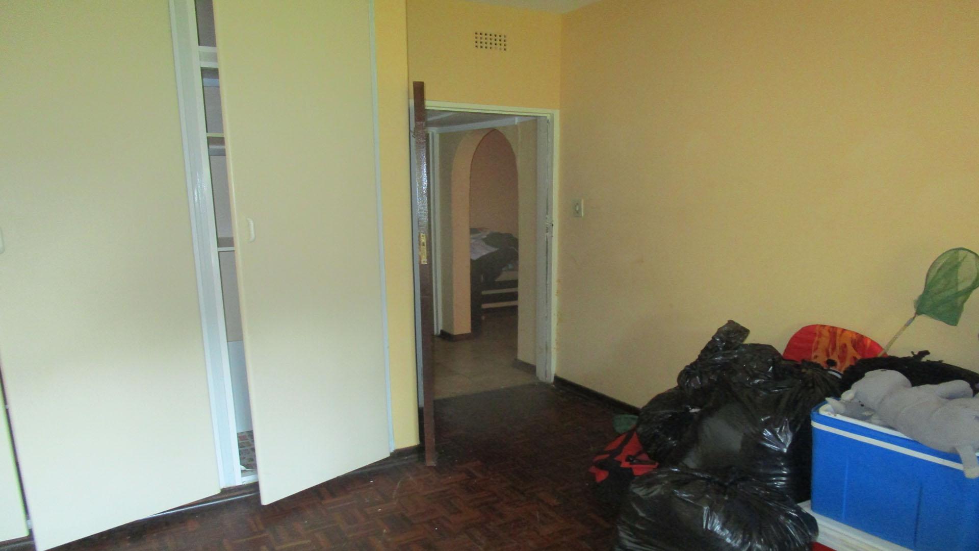 Bed Room 2 - 15 square meters of property in Kensington B - JHB