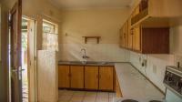 Kitchen - 13 square meters of property in Greenhills