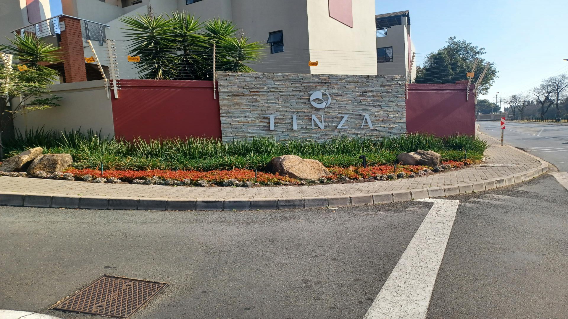 Front View of property in Lone Hill