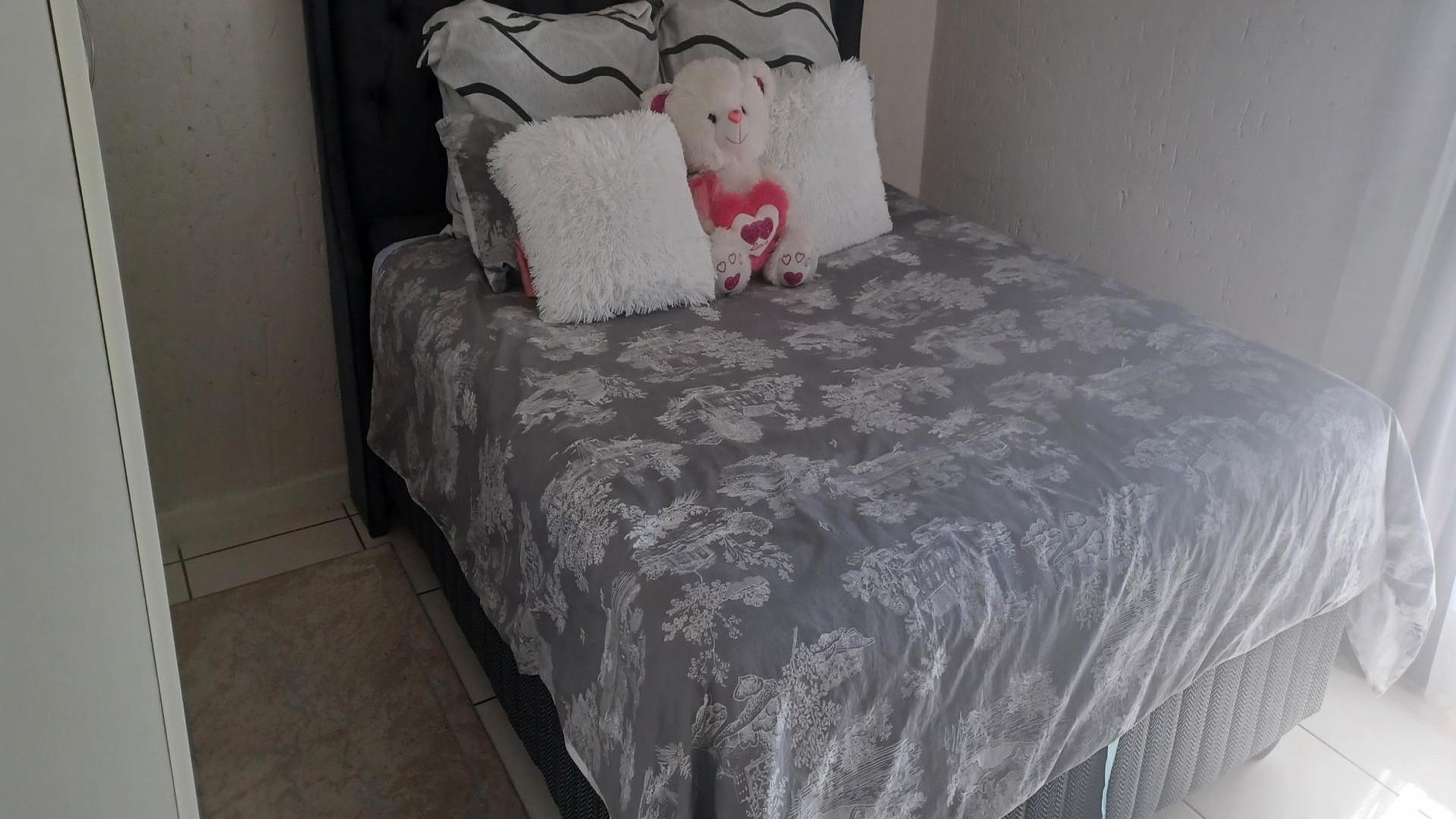 Bed Room 1 of property in Lone Hill