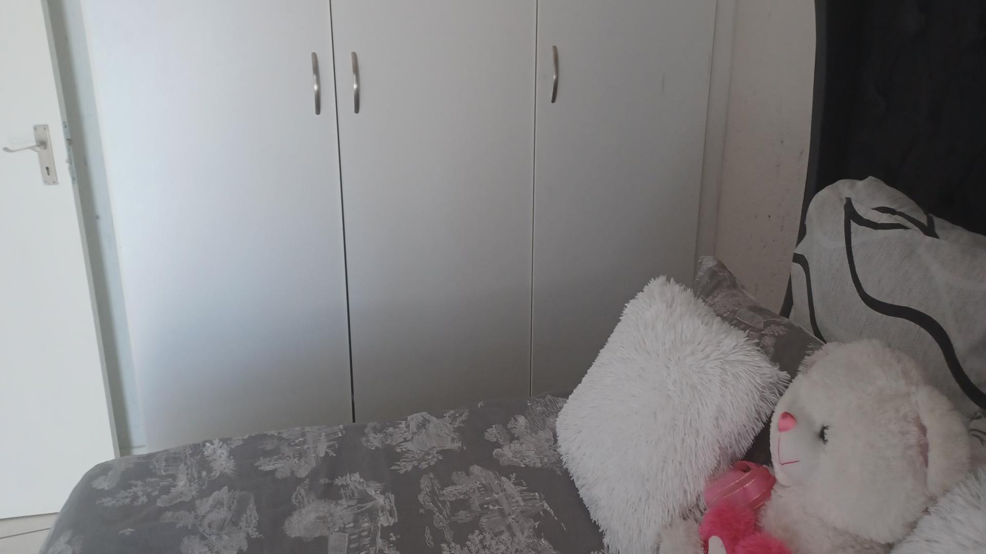 Bed Room 1 of property in Lone Hill