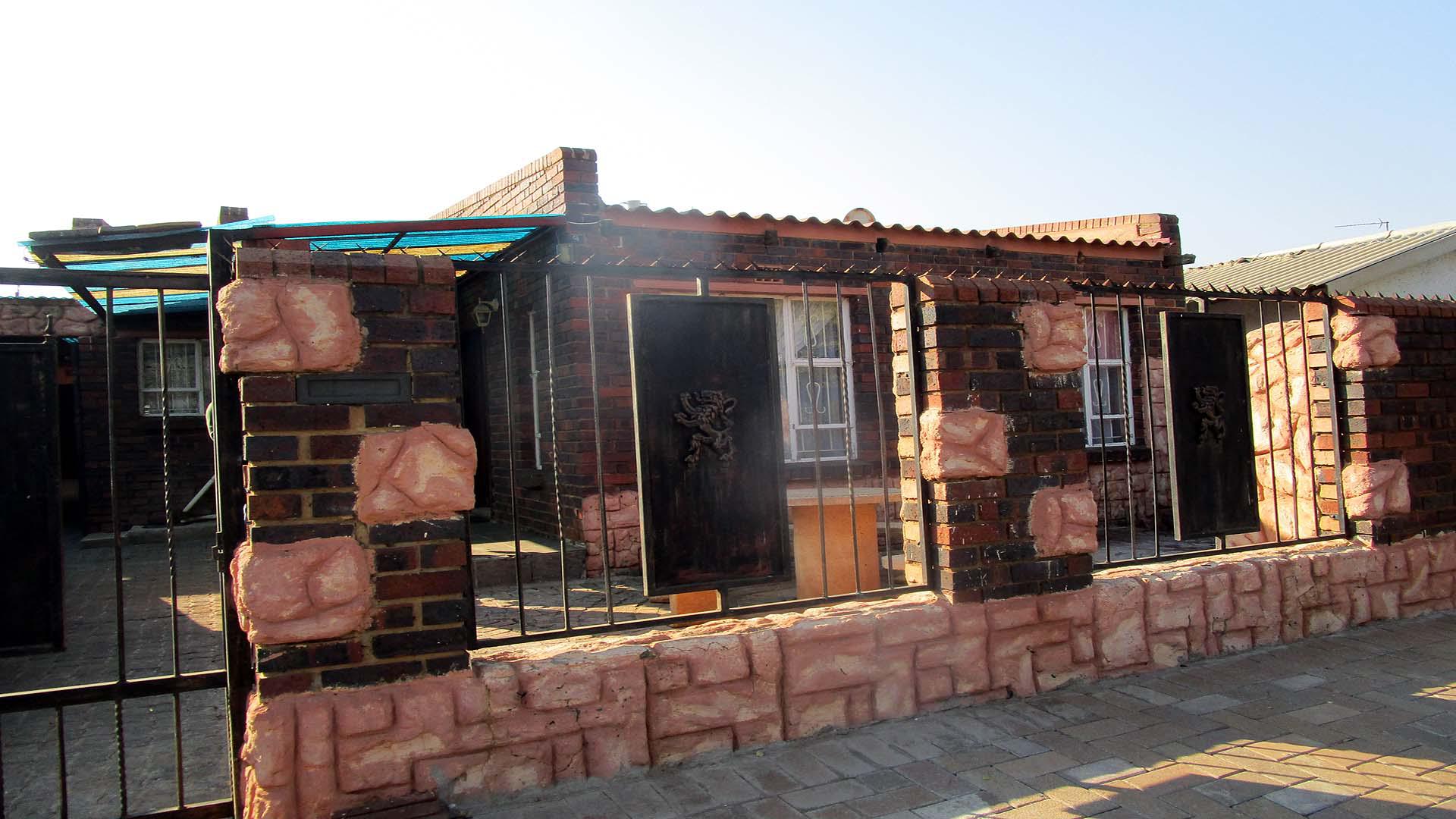 Front View of property in Eldorado Park AH