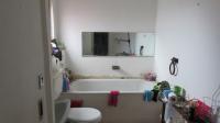 Bathroom 1 - 15 square meters of property in Rustdal