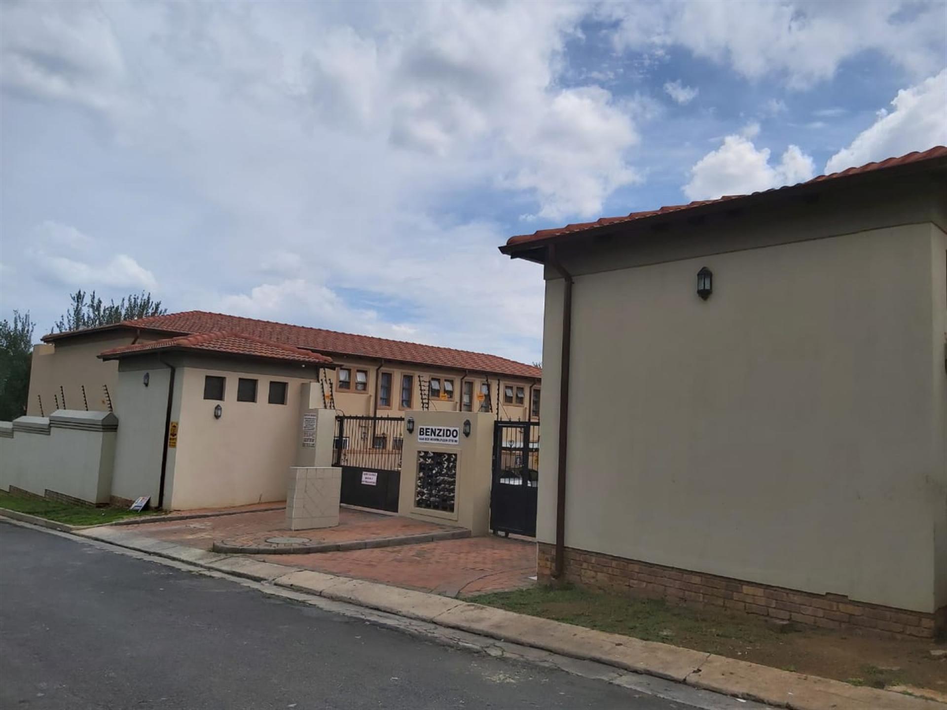 Front View of property in Heidelberg - GP
