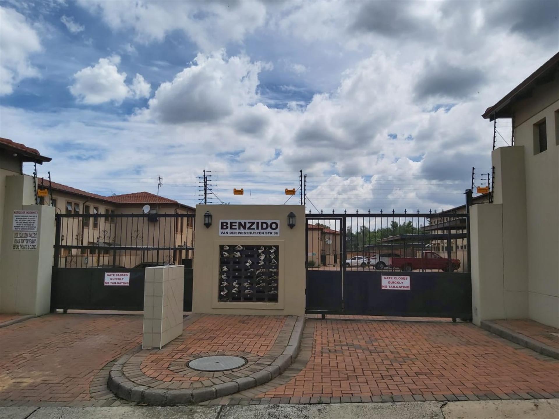 Front View of property in Heidelberg - GP