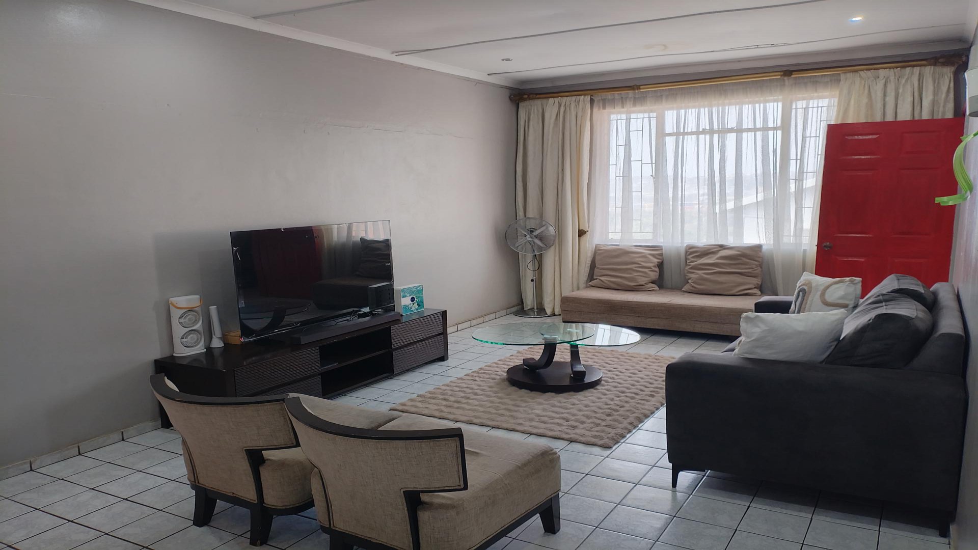 Lounges of property in Montclair (Dbn)