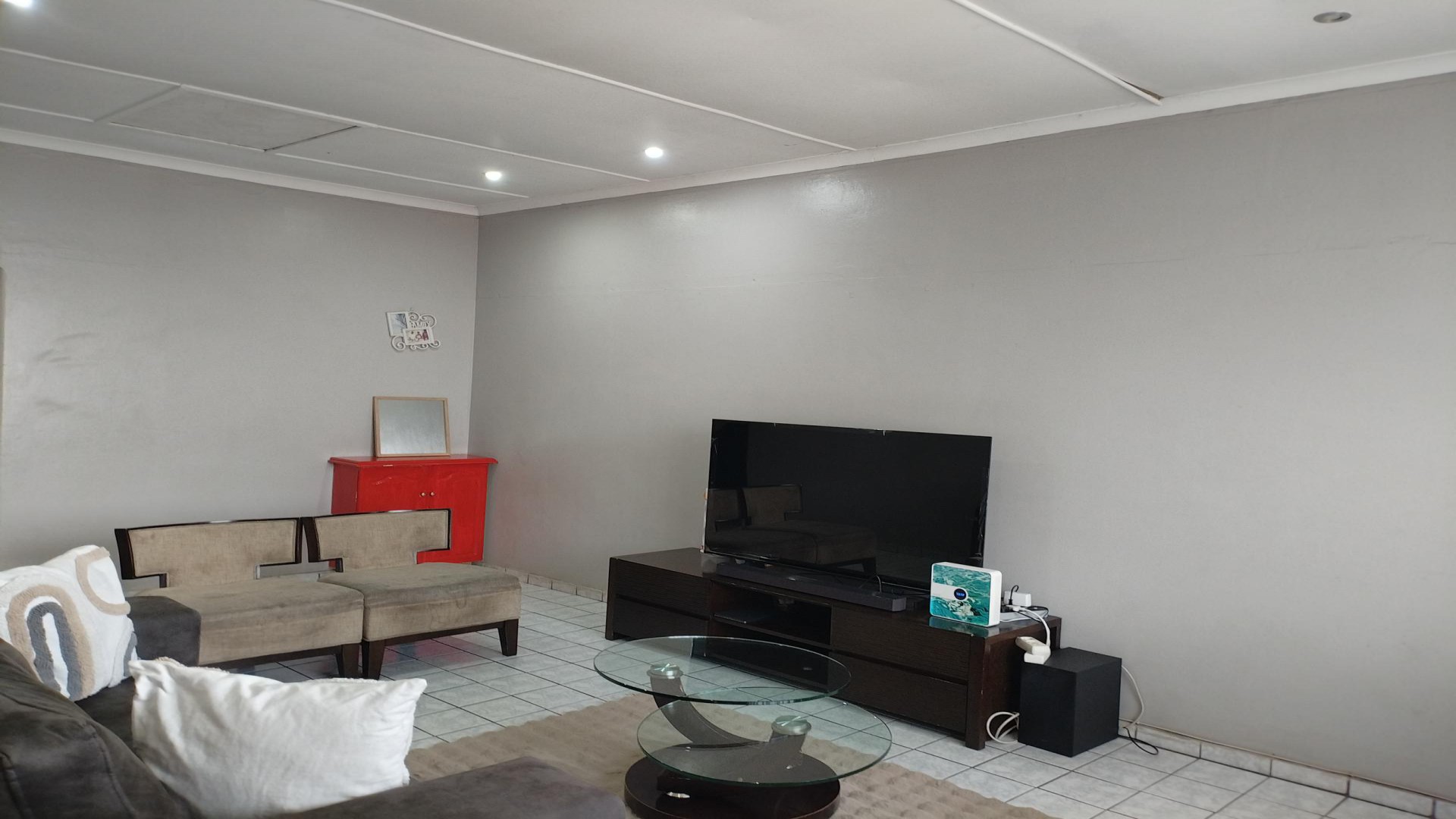 Lounges of property in Montclair (Dbn)