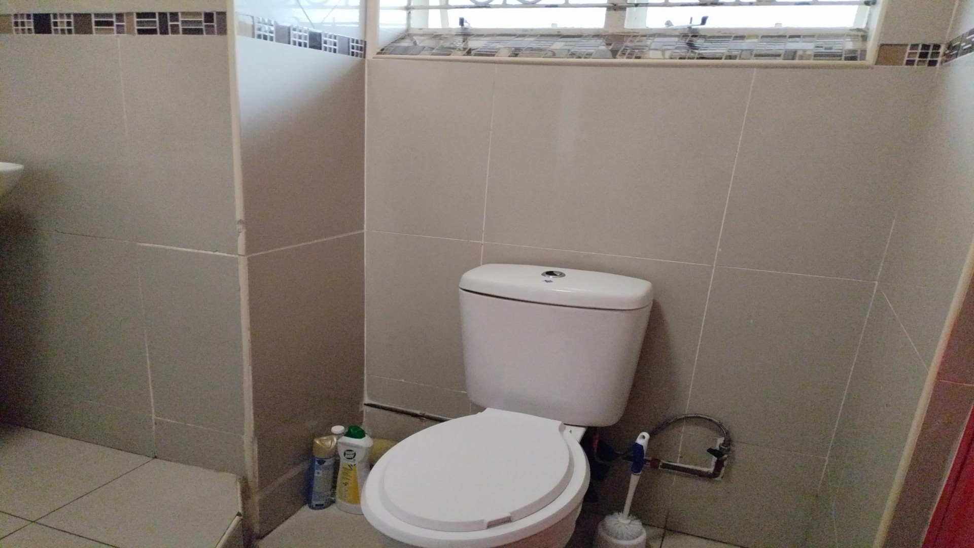 Bathroom 1 of property in Montclair (Dbn)