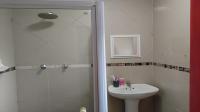 Bathroom 1 of property in Montclair (Dbn)