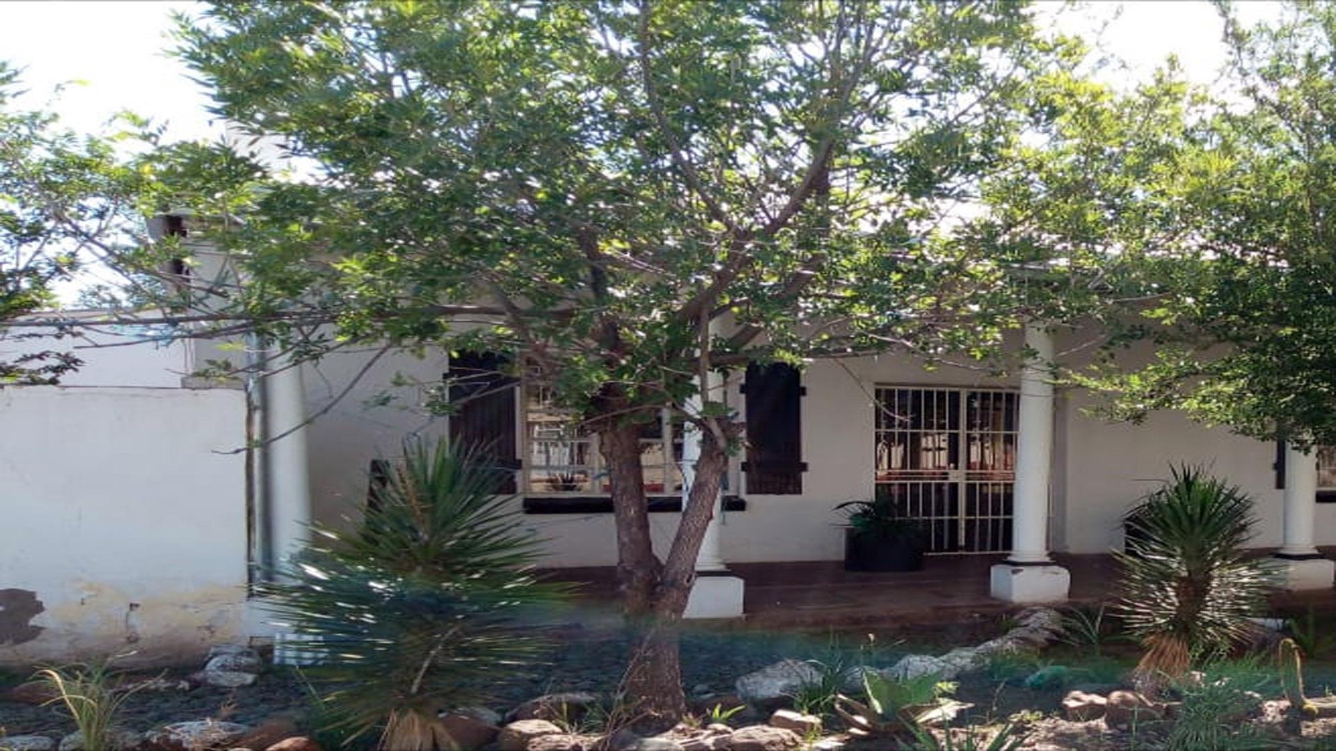 Front View of property in Steynsburg