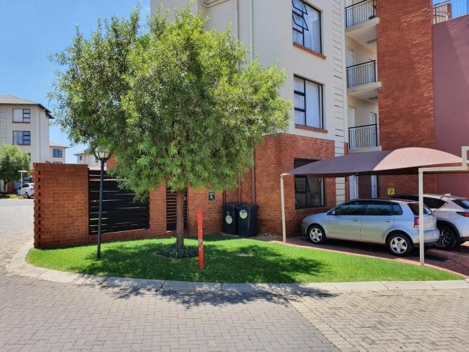 2 Bedroom Apartment for Sale For Sale in Oakdene - MR366914