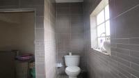 Bathroom 2 - 6 square meters of property in Florida