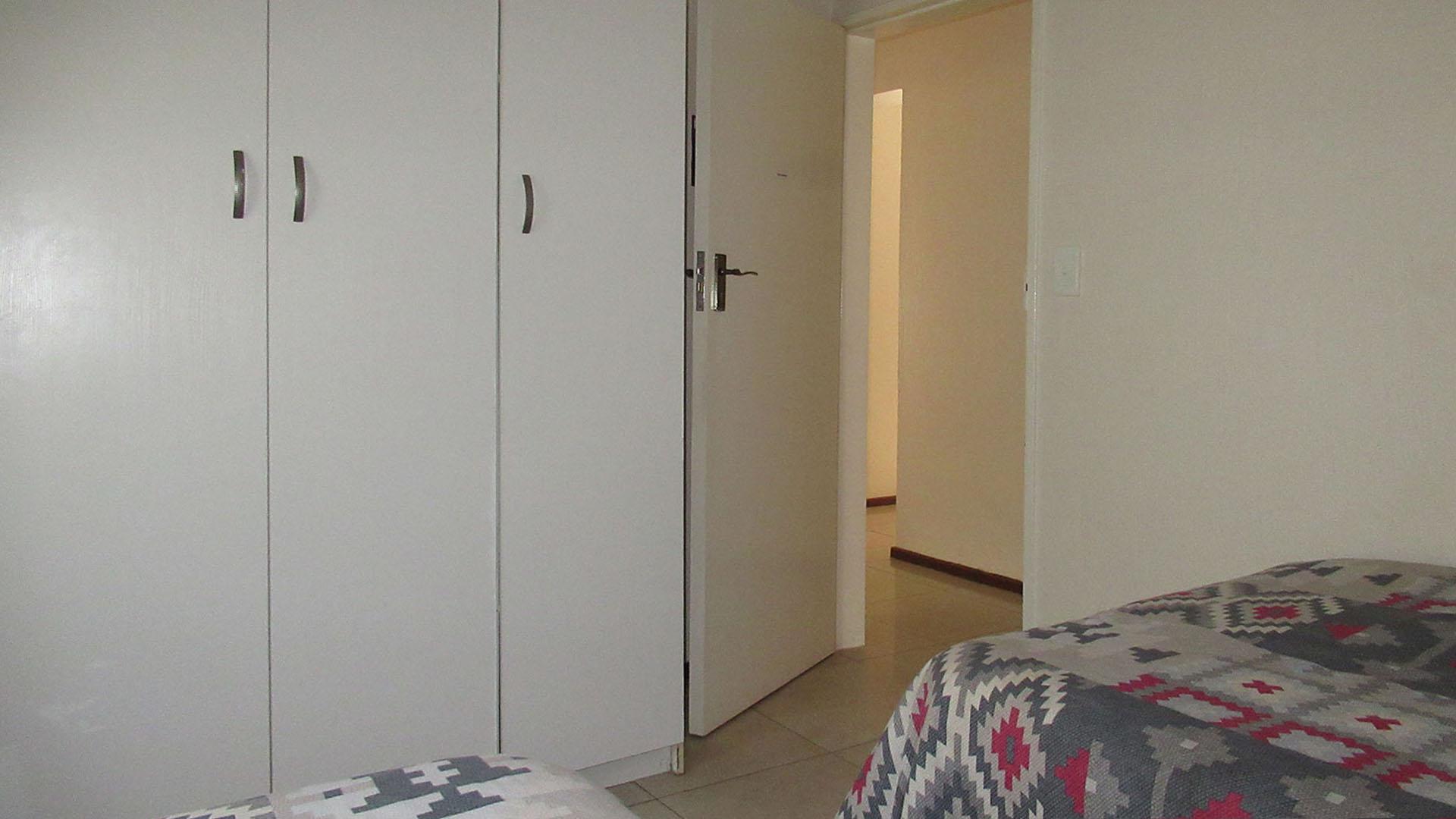 Bed Room 2 - 12 square meters of property in North Riding A.H.