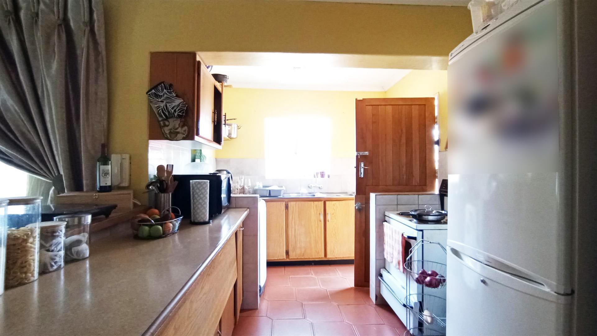 Kitchen - 6 square meters of property in The Orchards