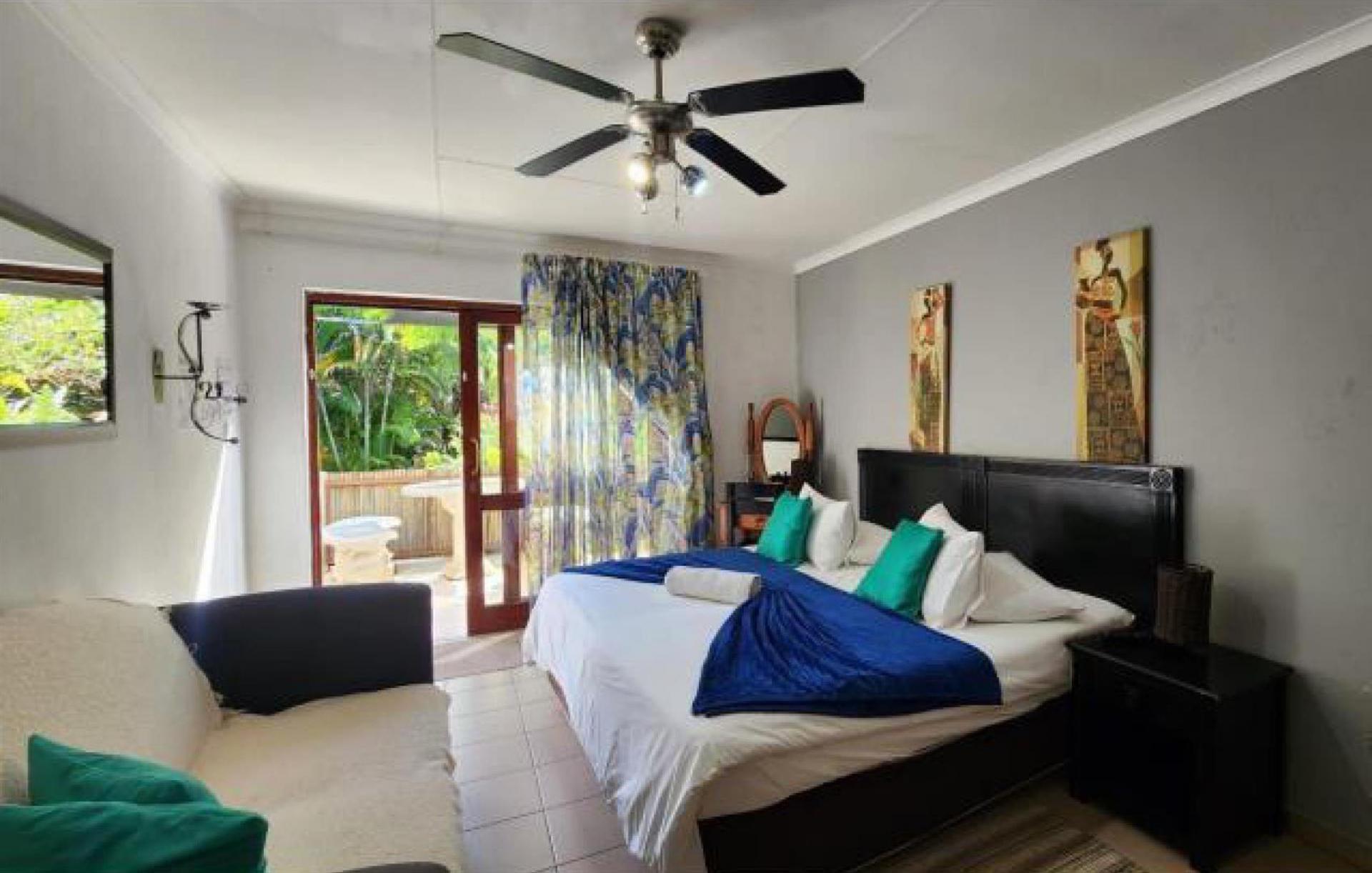 Bed Room 5+ of property in Komatipoort