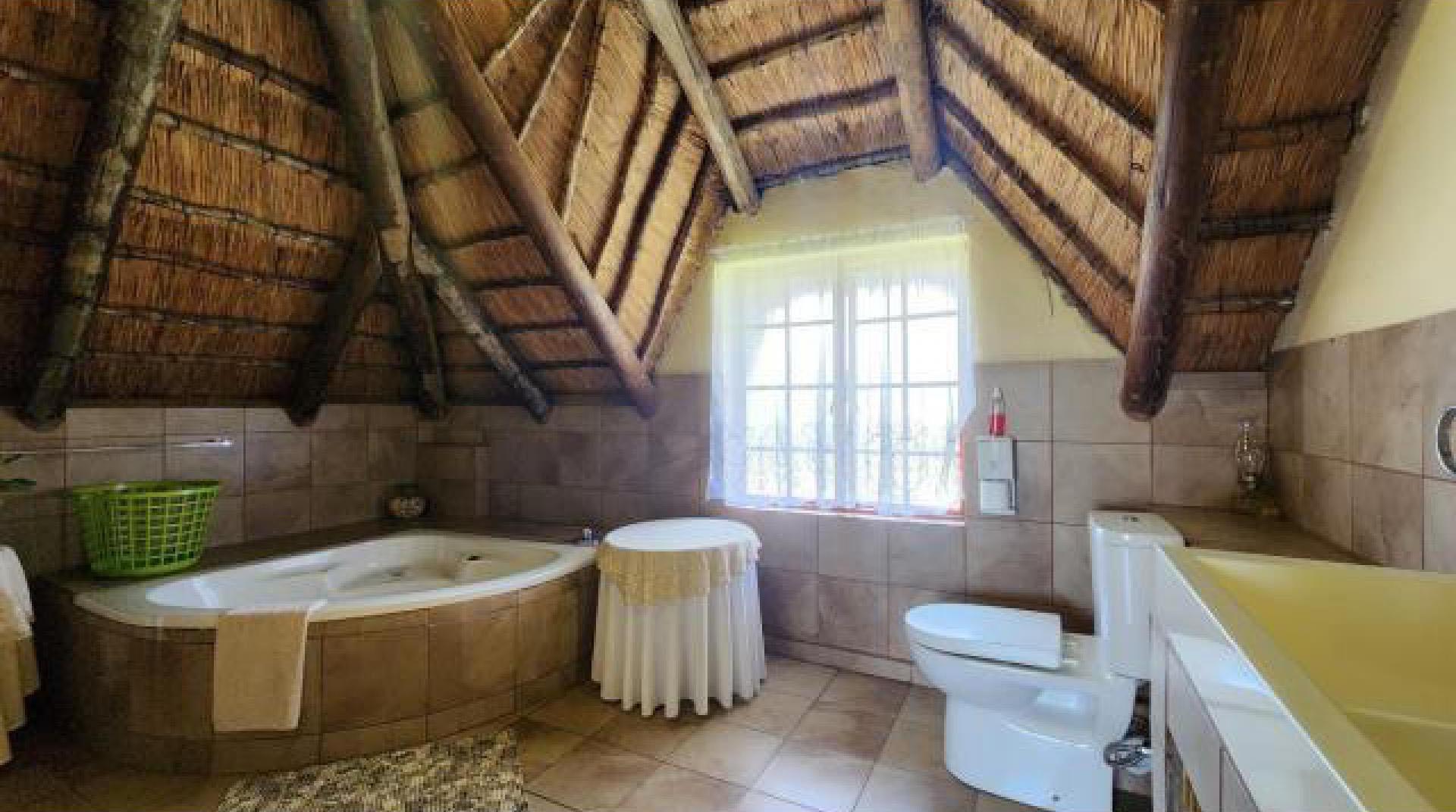 Bathroom 3+ of property in Komatipoort