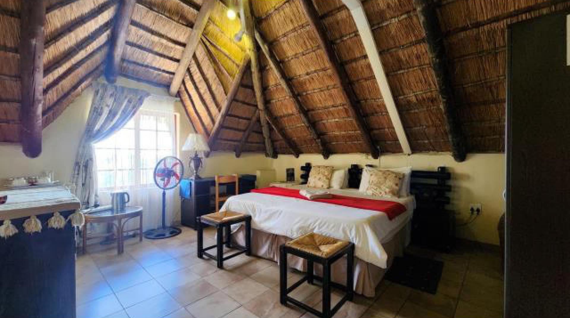 Bed Room 5+ of property in Komatipoort