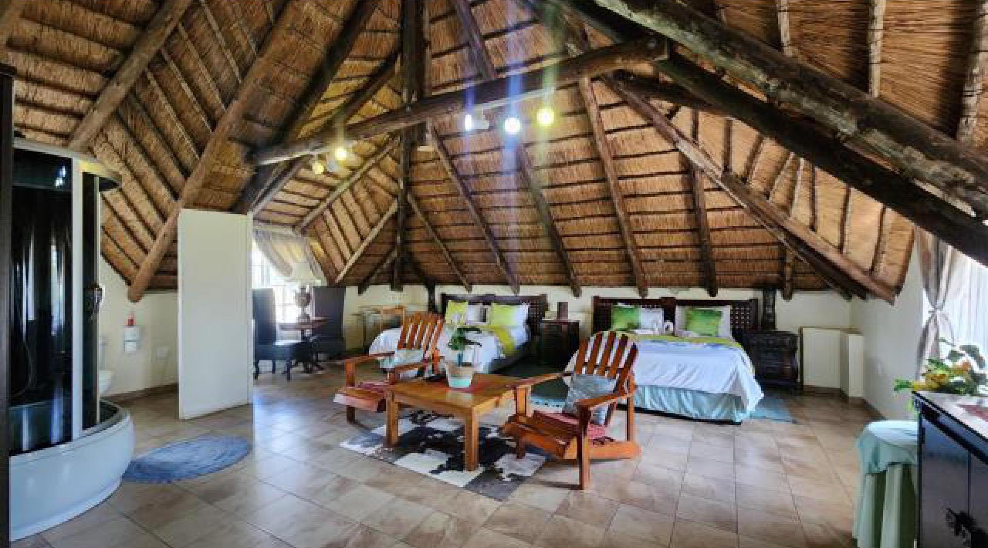 Bed Room 5+ of property in Komatipoort