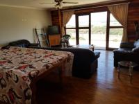 Lounges - 28 square meters of property in Vaal Oewer