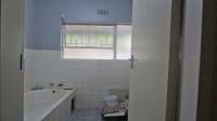 Bathroom 1 - 5 square meters of property in Windsor East