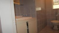 Bathroom 2 - 5 square meters of property in Windsor East