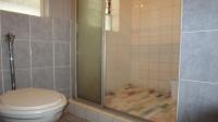 Bathroom 2 - 5 square meters of property in Windsor East
