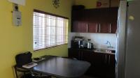 Kitchen - 8 square meters of property in Athlone - CPT