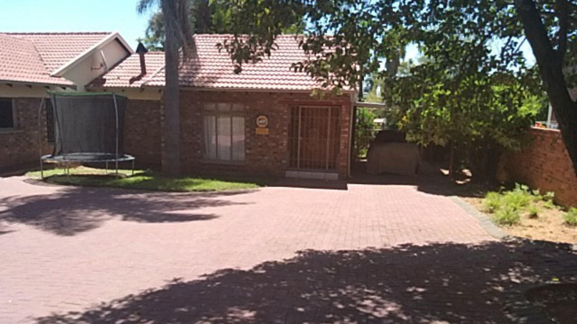 Front View of property in Birchleigh North