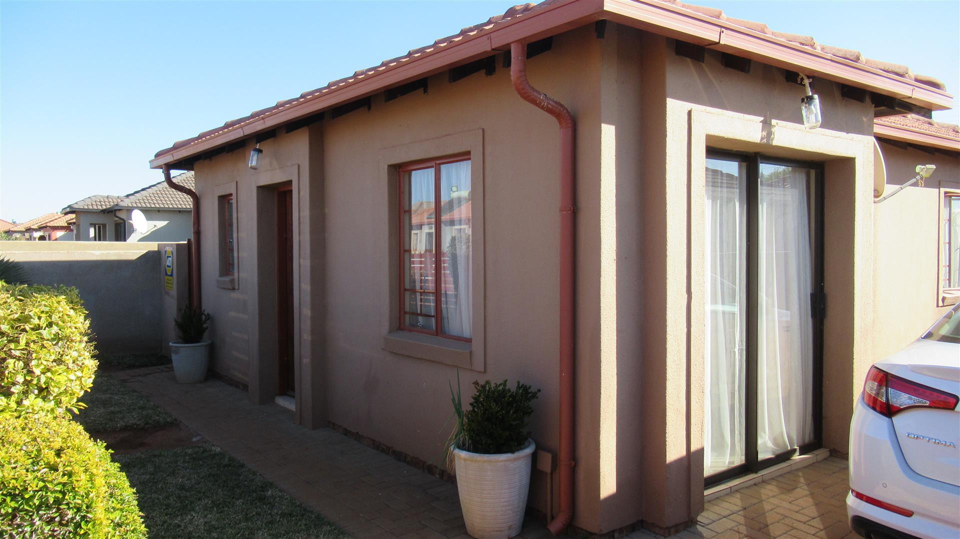 Front View of property in The Orchards