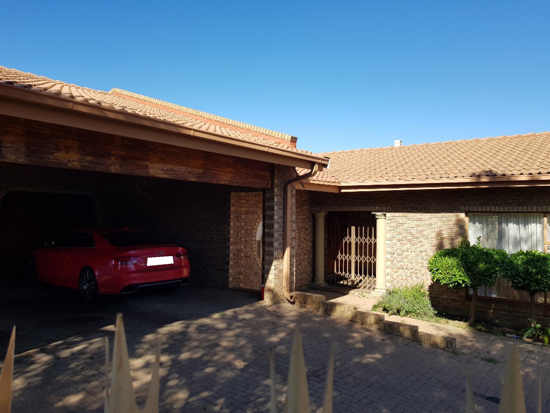 Front View of property in Ermelo