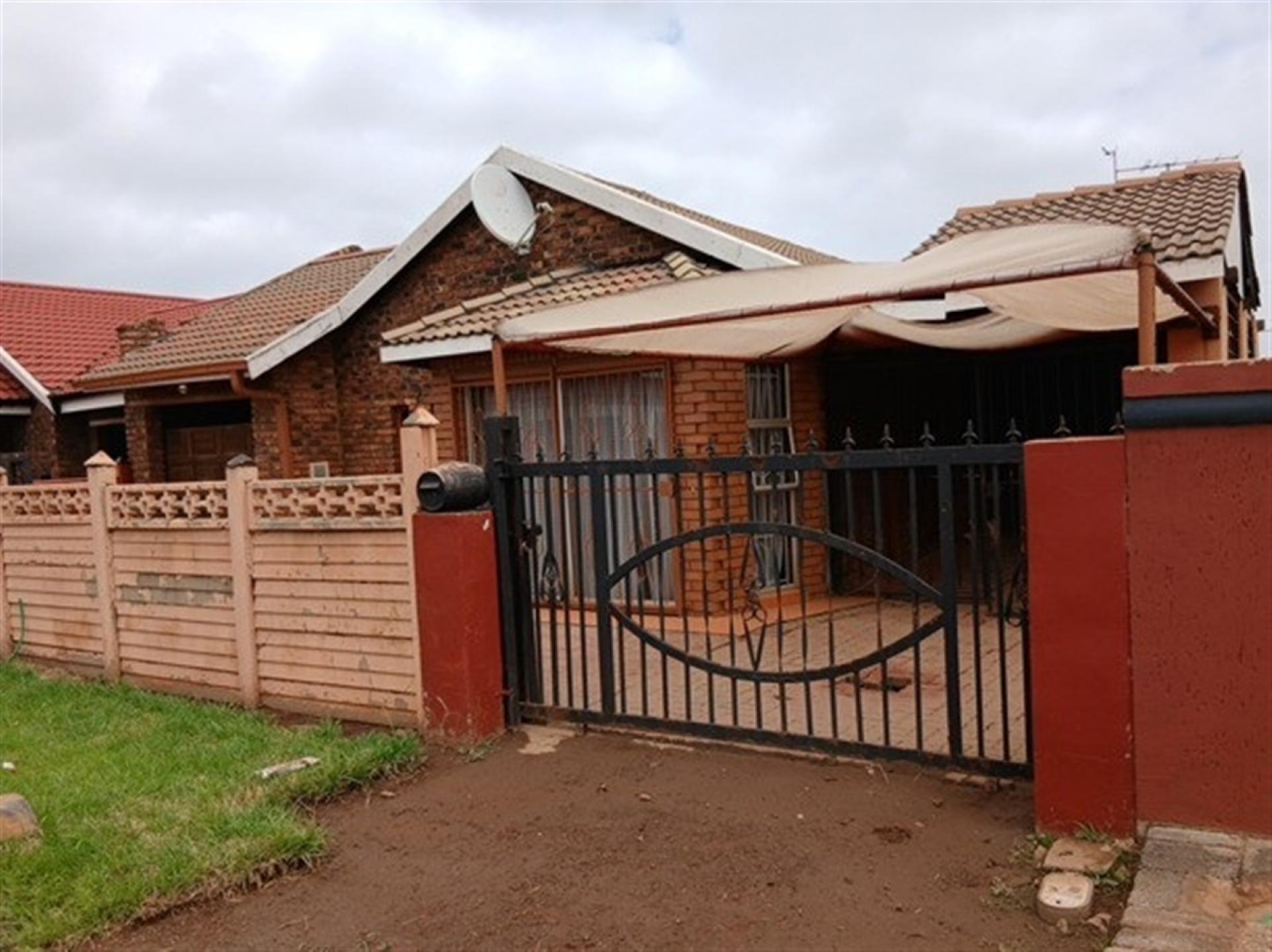Front View of property in Sebokeng