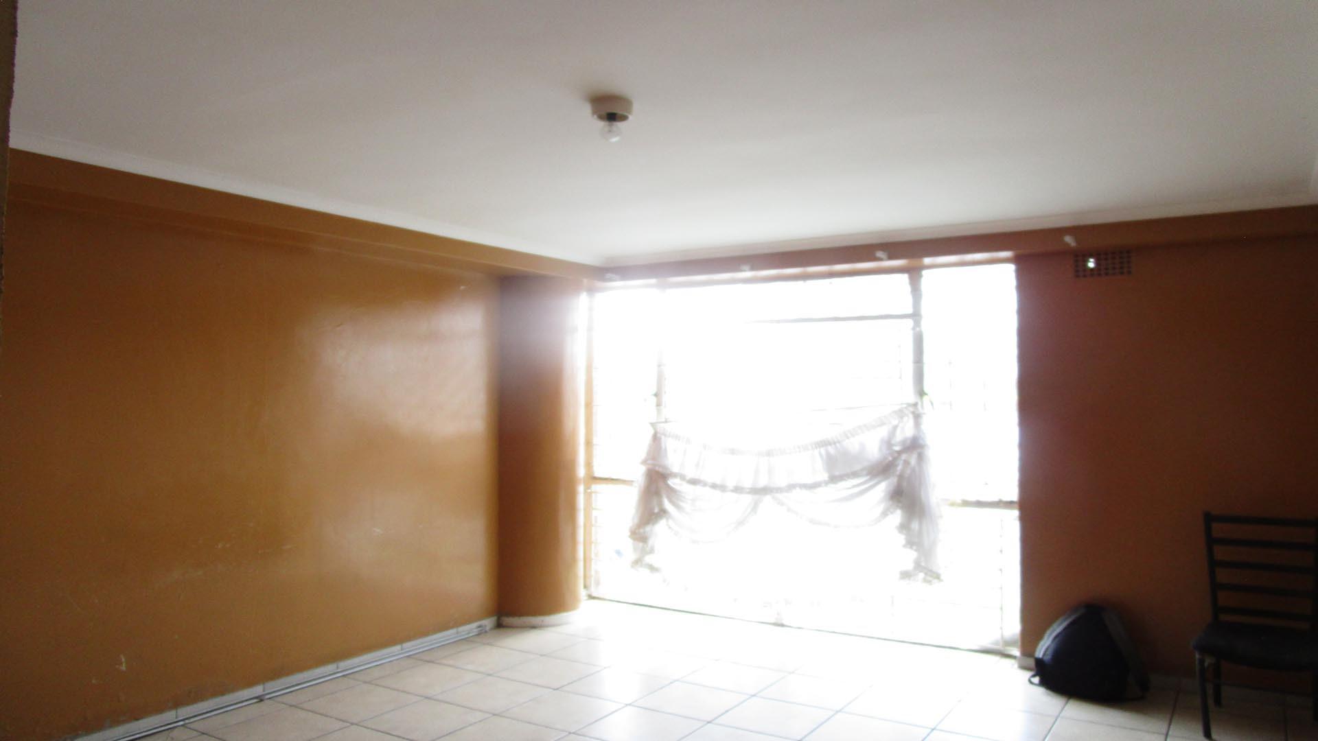 Main Bedroom - 23 square meters of property in Luipaardsvlei