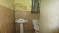 Bathroom 1 - 4 square meters of property in Luipaardsvlei
