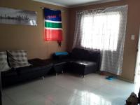 Lounges - 19 square meters of property in Savanna City