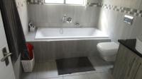 Bathroom 1 - 5 square meters of property in Pomona