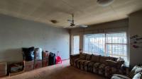 Lounges - 21 square meters of property in Birchleigh North
