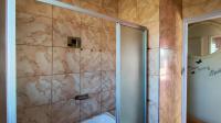 Bathroom 1 - 5 square meters of property in Birchleigh North