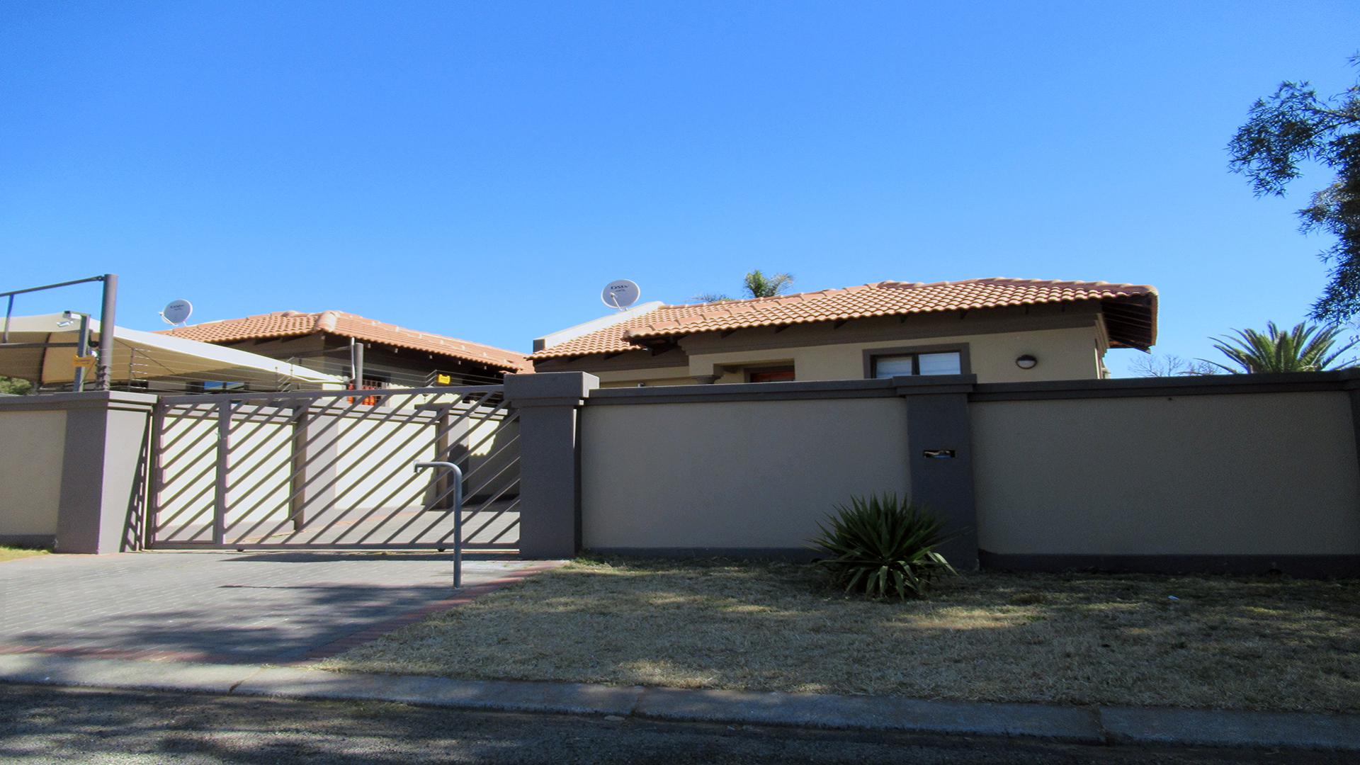 Front View of property in Alberton