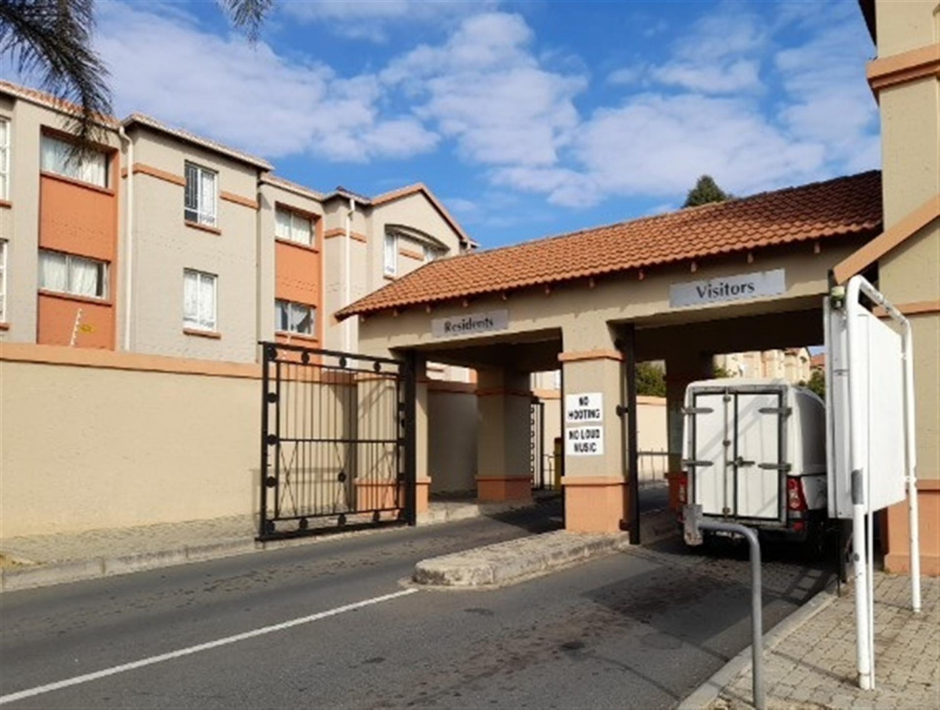 Front View of property in Aeroton