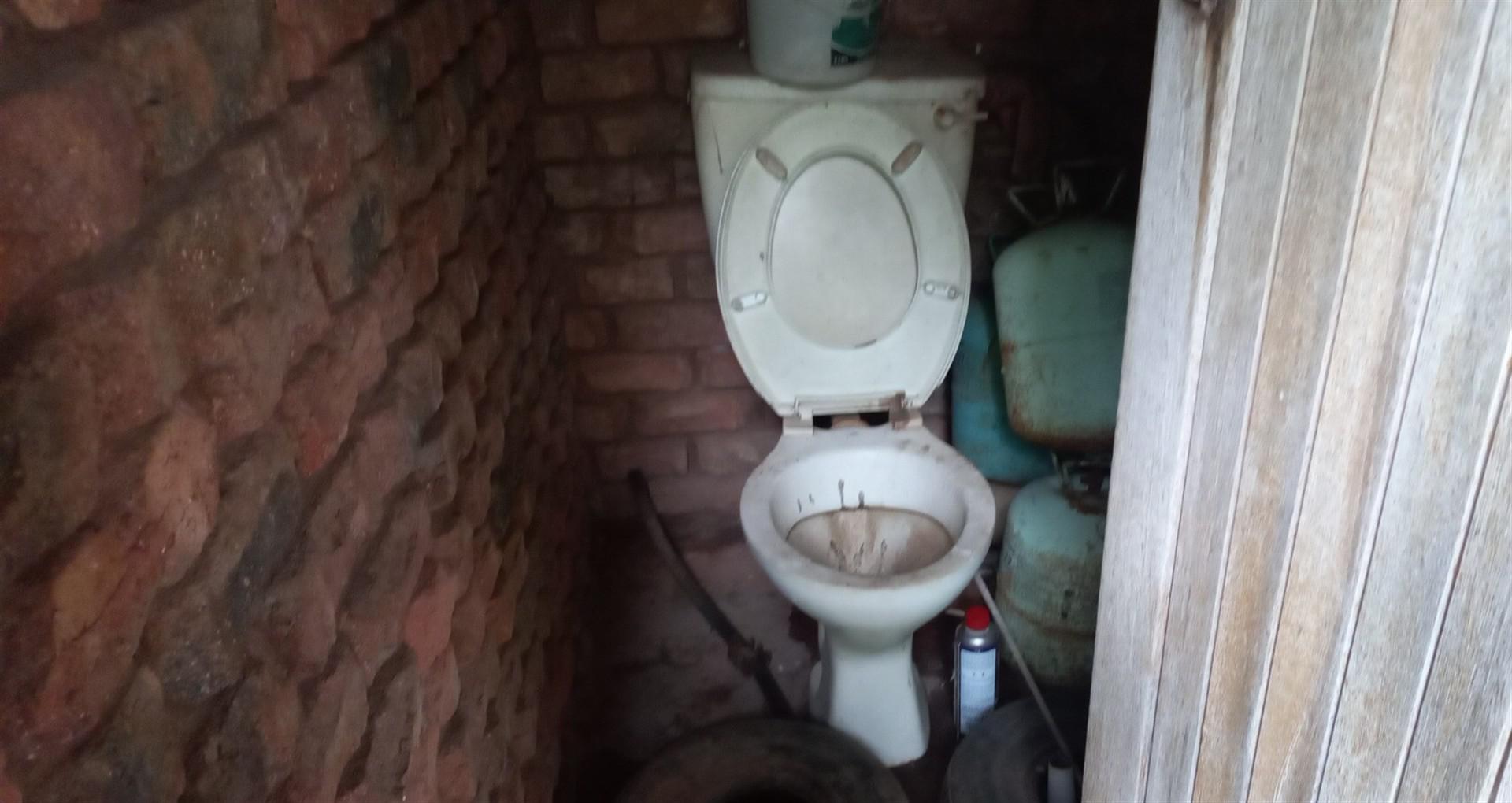 Bathroom 2 of property in Messina